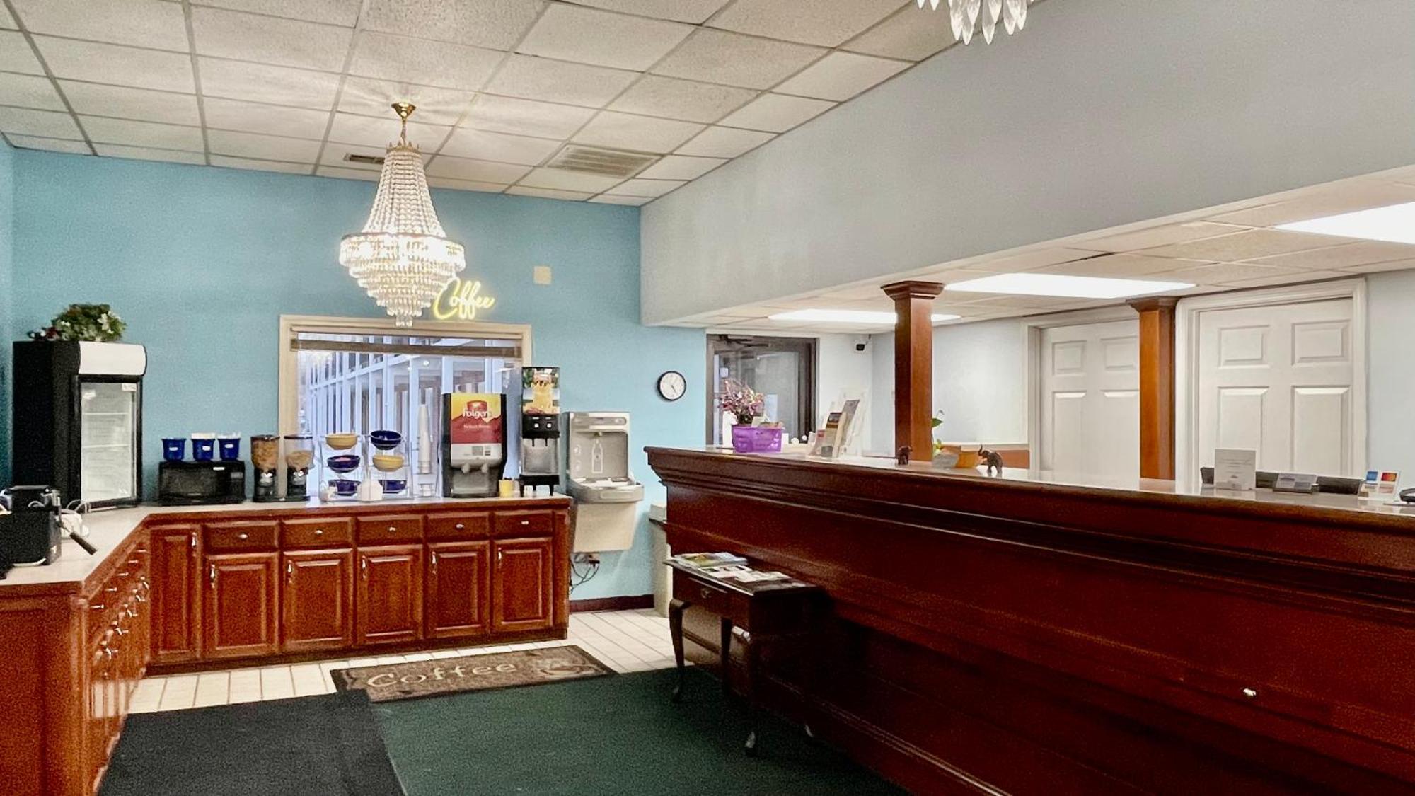 Hamilton Inn Jonesville I-77 Екстериор снимка